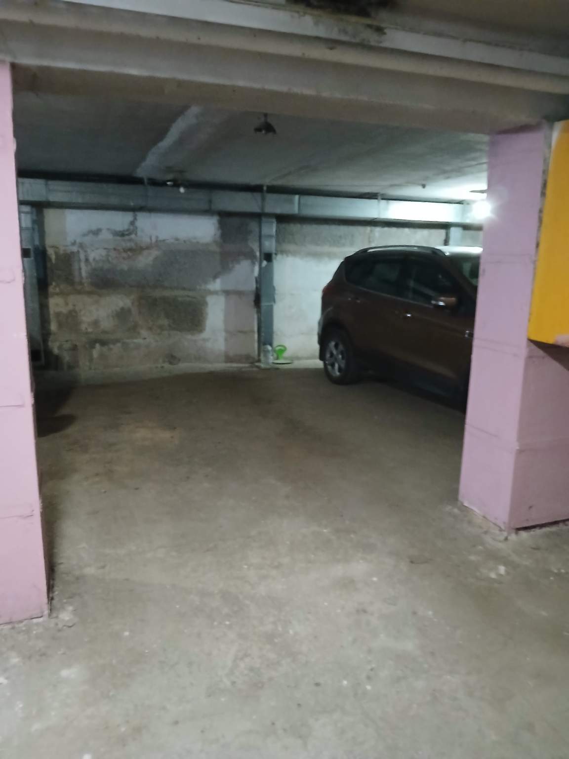 Купить  машиноместо