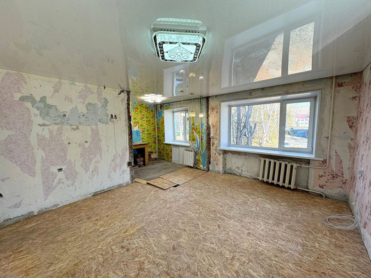 Купить --комнатную квартиру